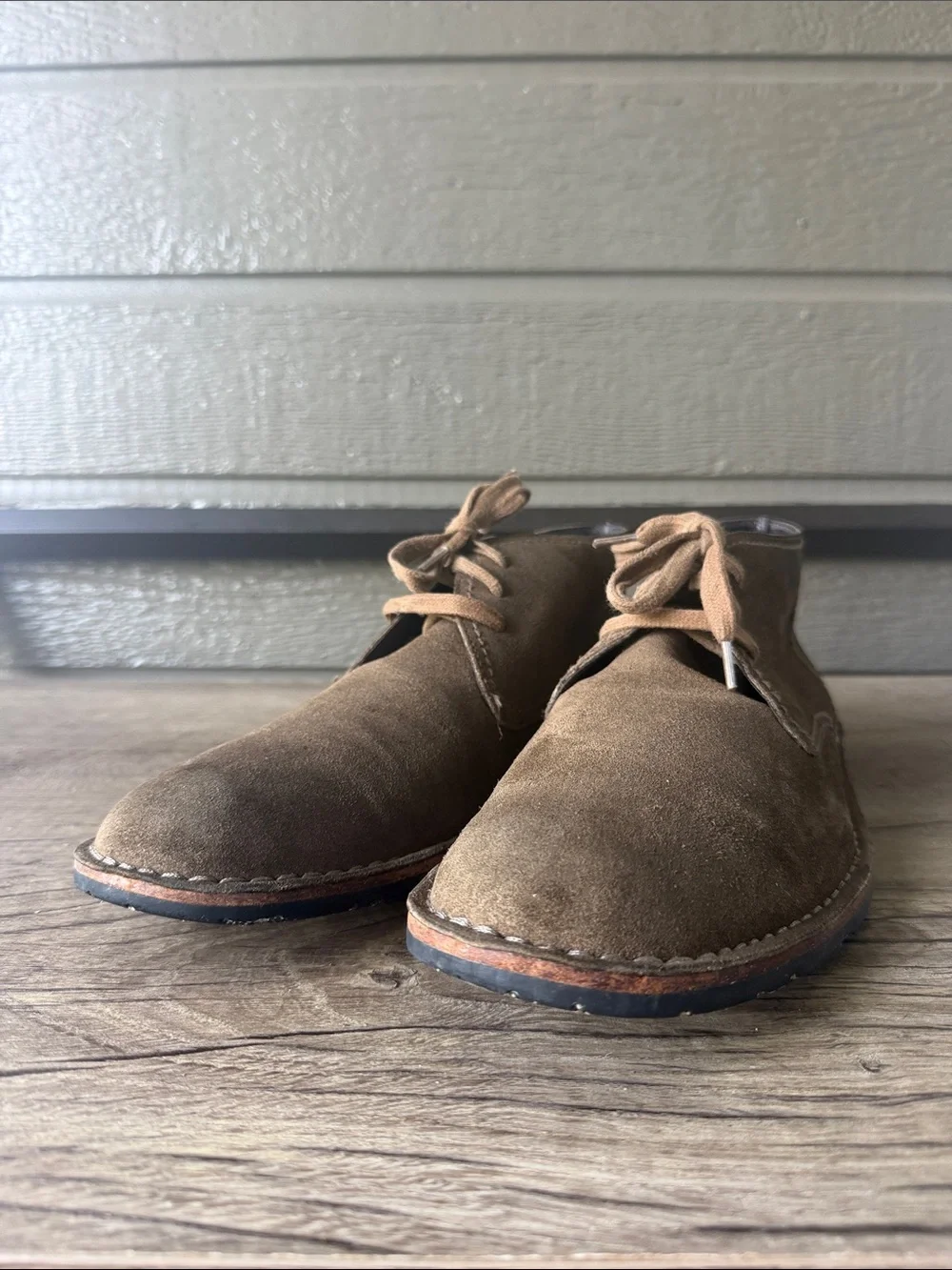 John Varvatos Men’s Olive Brown Suede Chukka Boots size 10.5 M